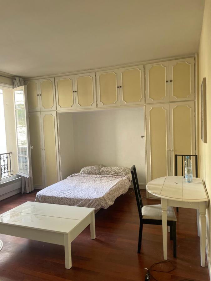 Charmant Appartement Vaugirard Paris Exterior photo